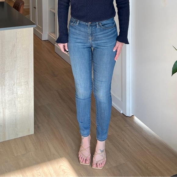 J.Crew  Medium Wash Skinny Midrise Jeans Sz:26 - Picture 4 of 11